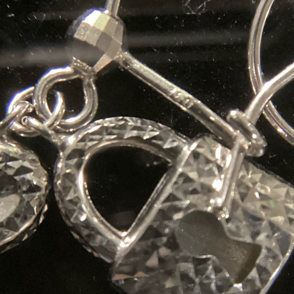 18K White Gold Lock and Key Design - Picture 7 of 9